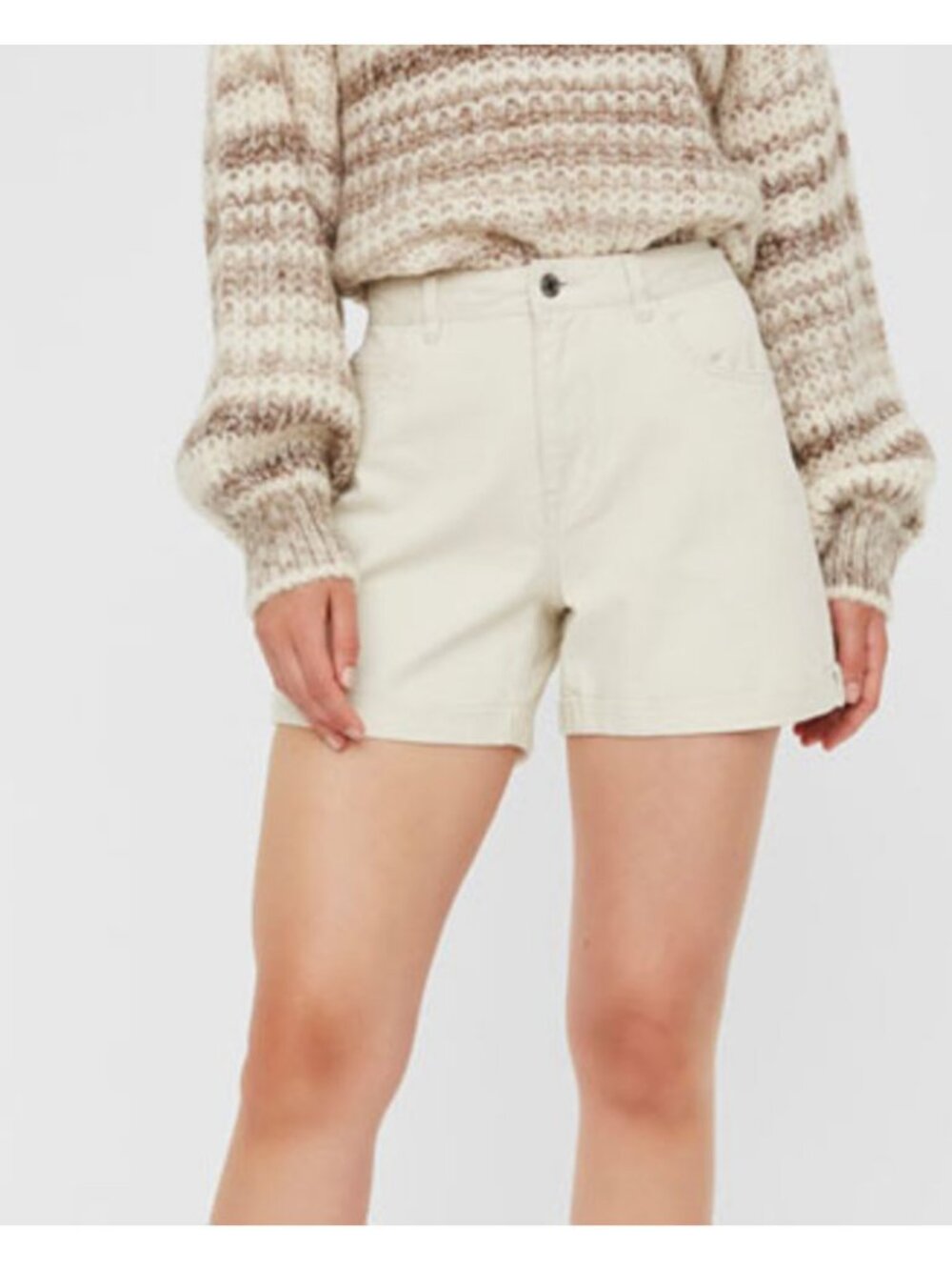Vero Moda Nineteen Loose shorts in Oatmeal, size L